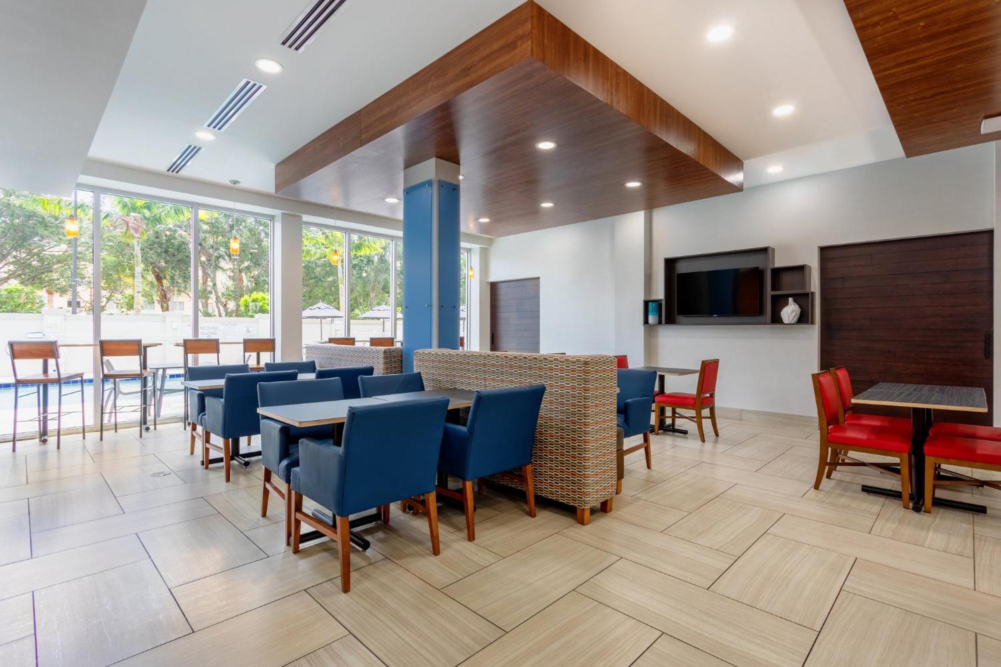 Holiday Inn Express & Suites - Miramar By Ihg Exteriér fotografie