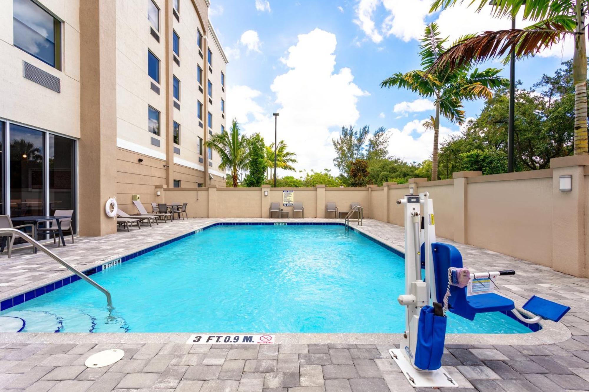 Holiday Inn Express & Suites - Miramar By Ihg Exteriér fotografie