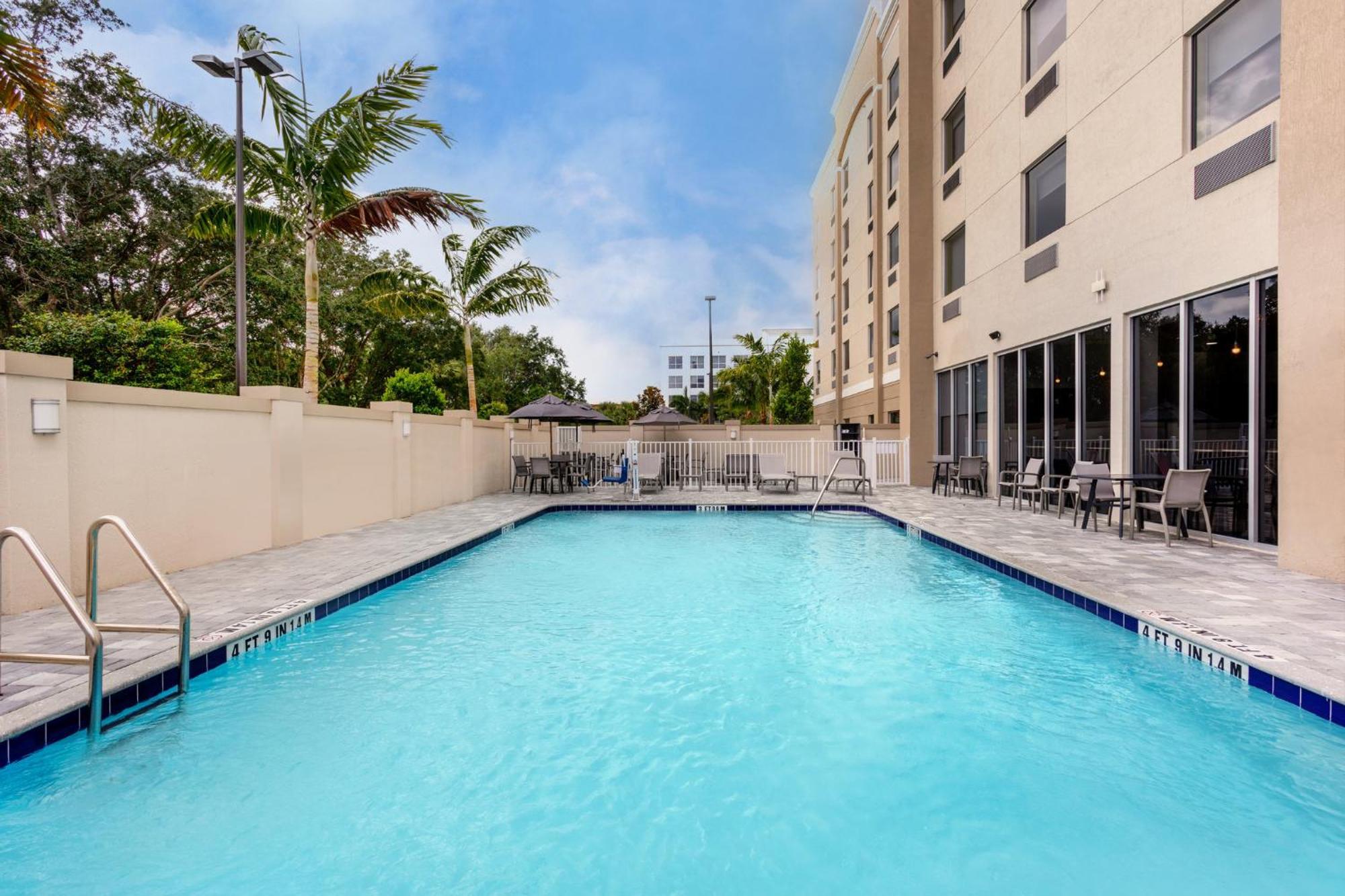 Holiday Inn Express & Suites - Miramar By Ihg Exteriér fotografie