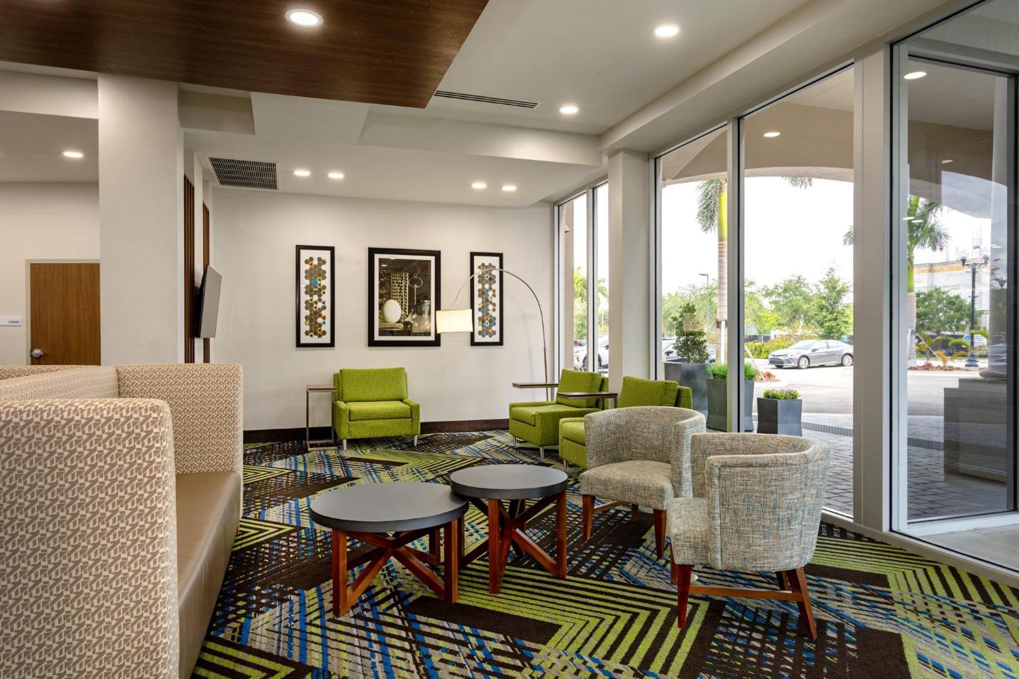 Holiday Inn Express & Suites - Miramar By Ihg Exteriér fotografie